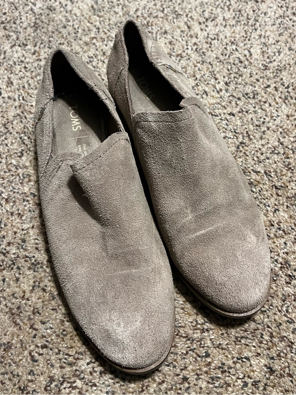 TOMS Women's Shaye Low Taupe Suede Slip-On Loafers
